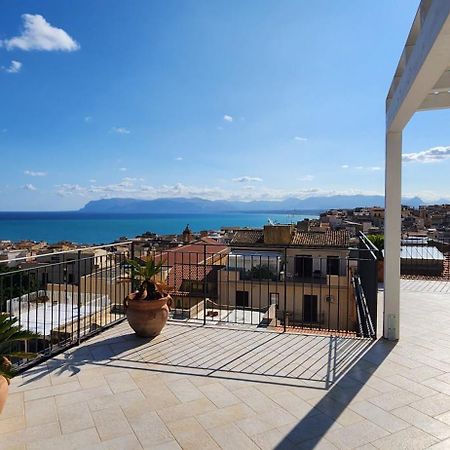 カステッランマーレ・デル・ゴルフォPalazzo Del Golfo Penthouseアパートメント エクステリア 写真