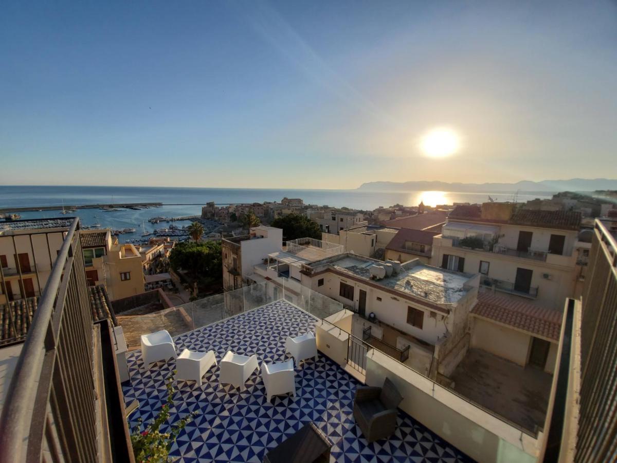 カステッランマーレ・デル・ゴルフォPalazzo Del Golfo Penthouseアパートメント エクステリア 写真