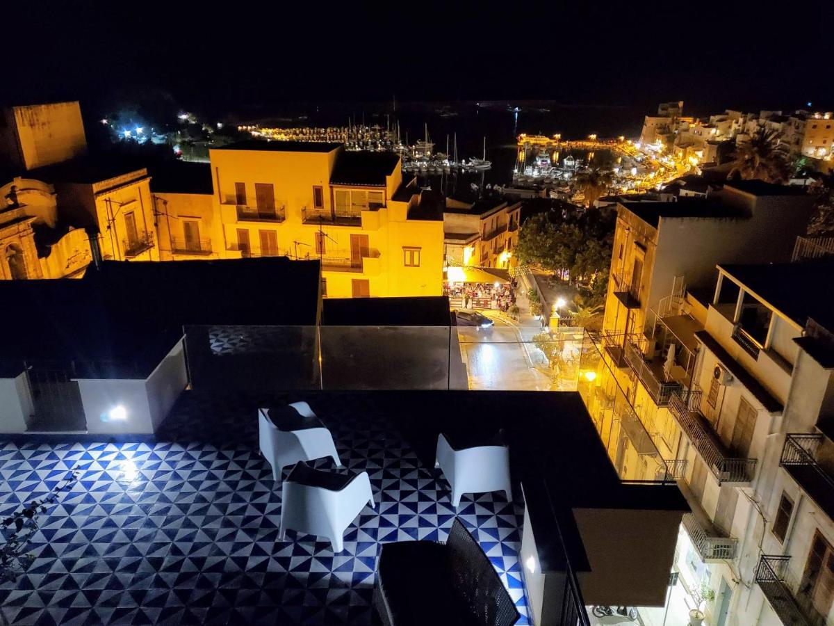カステッランマーレ・デル・ゴルフォPalazzo Del Golfo Penthouseアパートメント エクステリア 写真