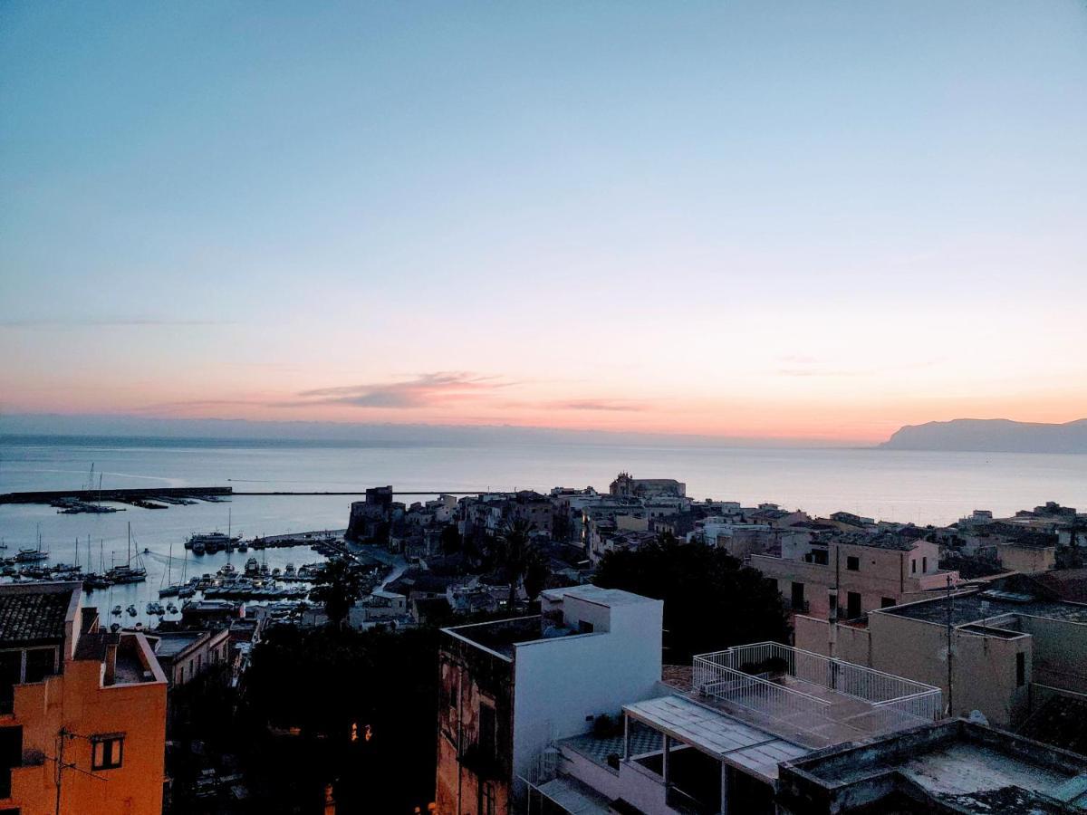 カステッランマーレ・デル・ゴルフォPalazzo Del Golfo Penthouseアパートメント エクステリア 写真