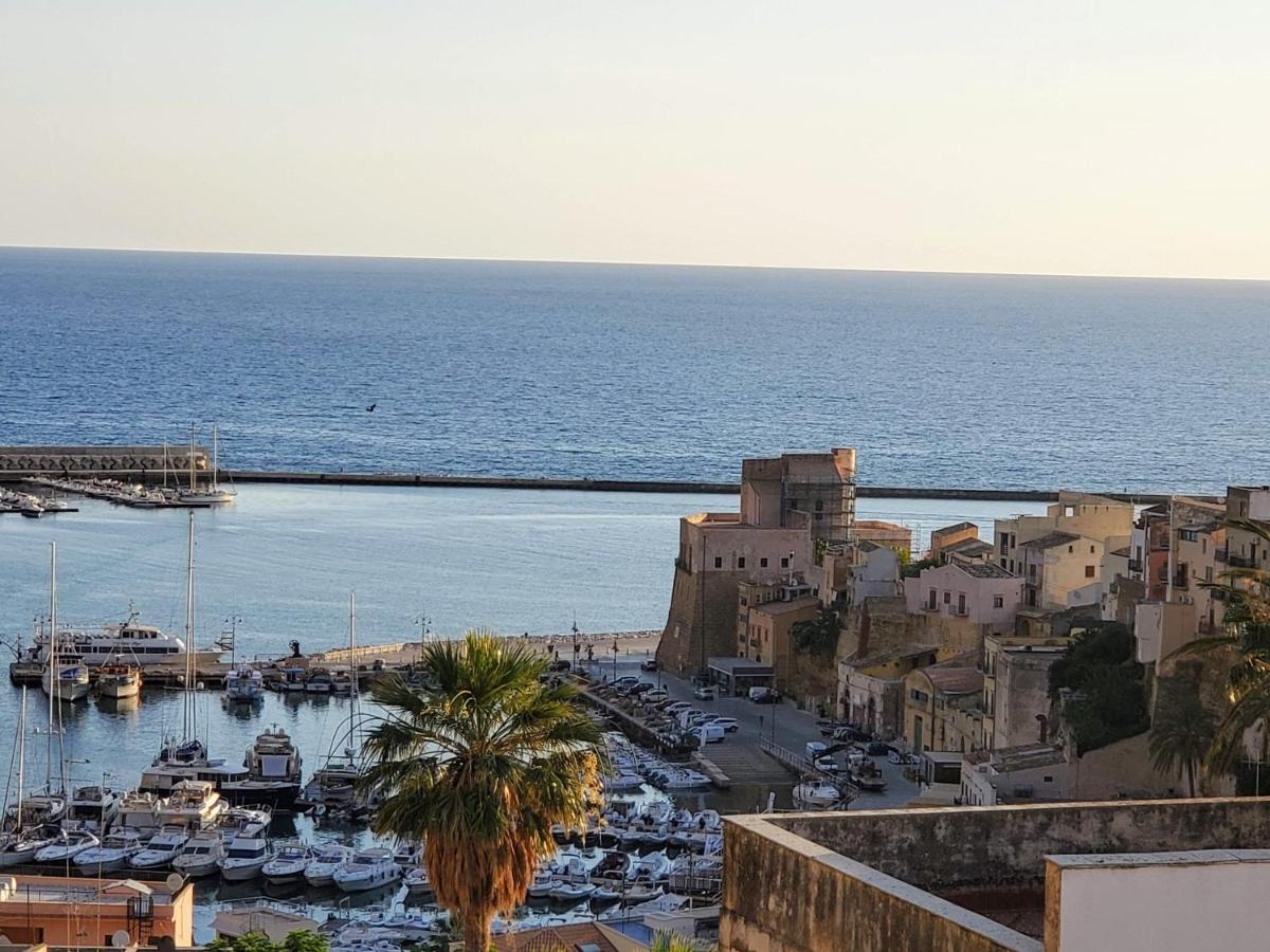 カステッランマーレ・デル・ゴルフォPalazzo Del Golfo Penthouseアパートメント エクステリア 写真