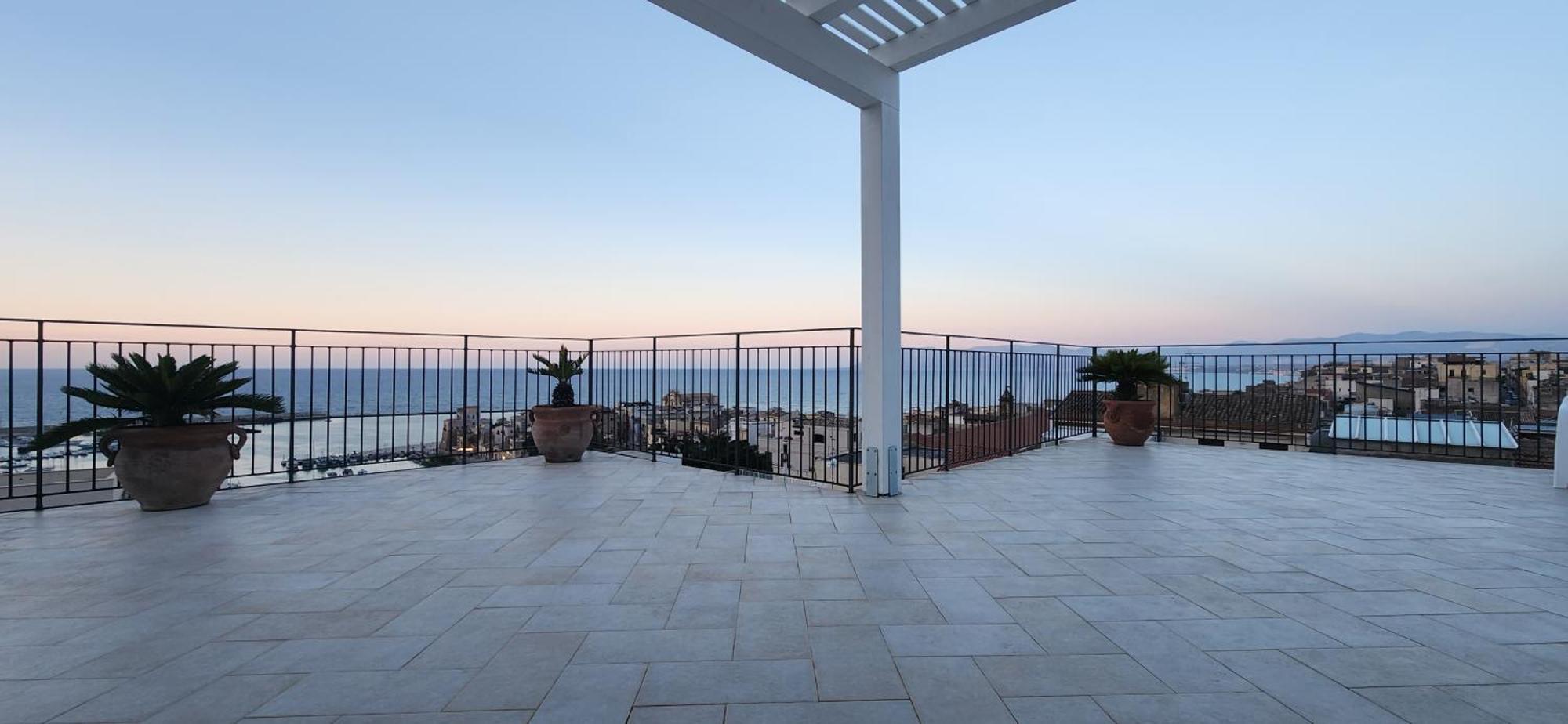 カステッランマーレ・デル・ゴルフォPalazzo Del Golfo Penthouseアパートメント エクステリア 写真