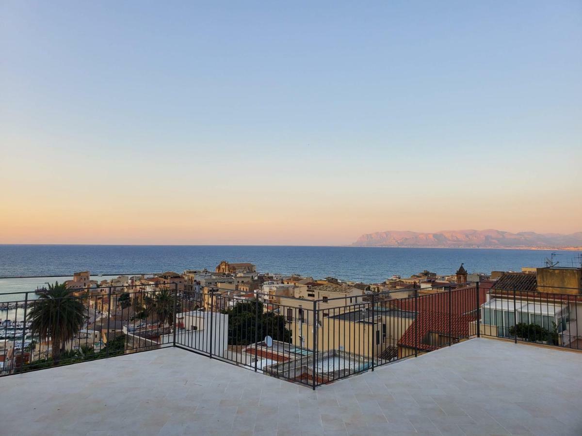 カステッランマーレ・デル・ゴルフォPalazzo Del Golfo Penthouseアパートメント エクステリア 写真