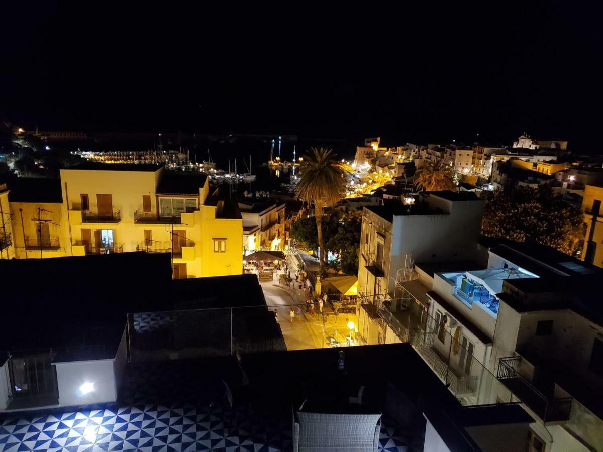 カステッランマーレ・デル・ゴルフォPalazzo Del Golfo Penthouseアパートメント エクステリア 写真